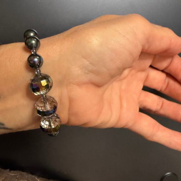 Aurora Borealis Faceted Crystal Beaded Bracelet - Picture 10 of 10